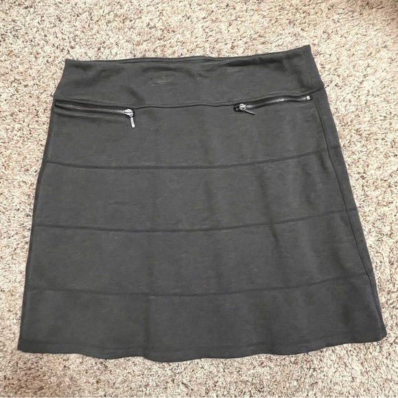 Athleta Charcoal Gray Skirt Size Medium